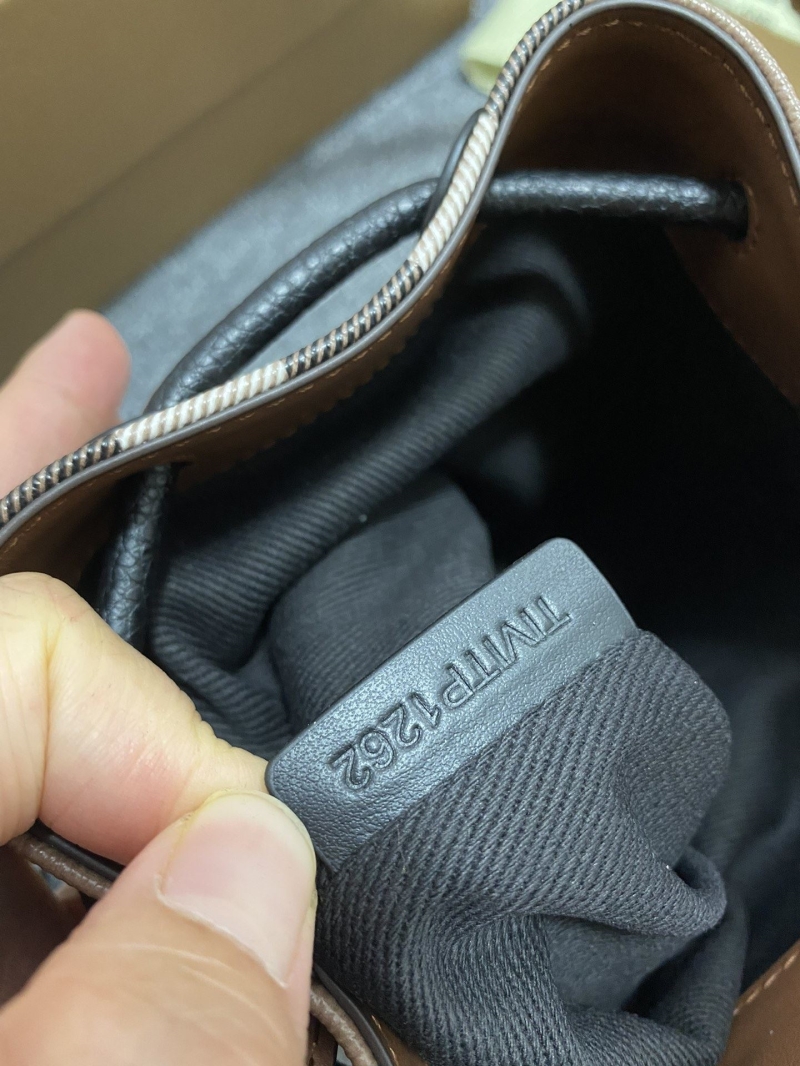 Bv*b*rry bucket bags